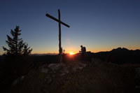 Sonnenuntergang am Gipfelkreuz