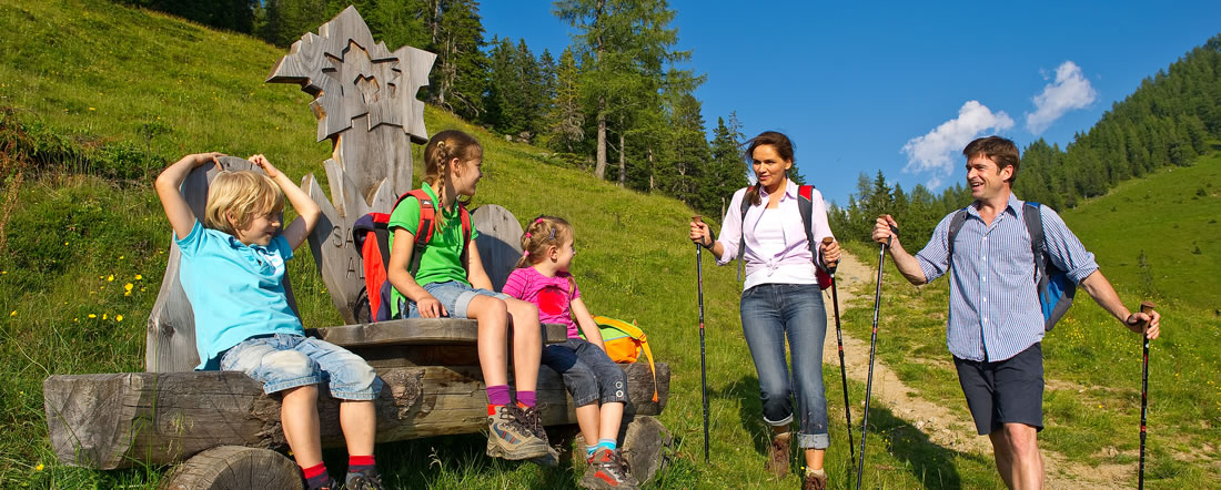 Wandern und Mountainbiken im Hüttenurlaub auf der Breitenebenalm im Grossarltal, dem Tal der Almen im Salzburger Land, mitten in den Bergen in Österreich